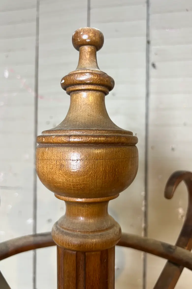 Ancien porte-manteau perroquet Thonet
