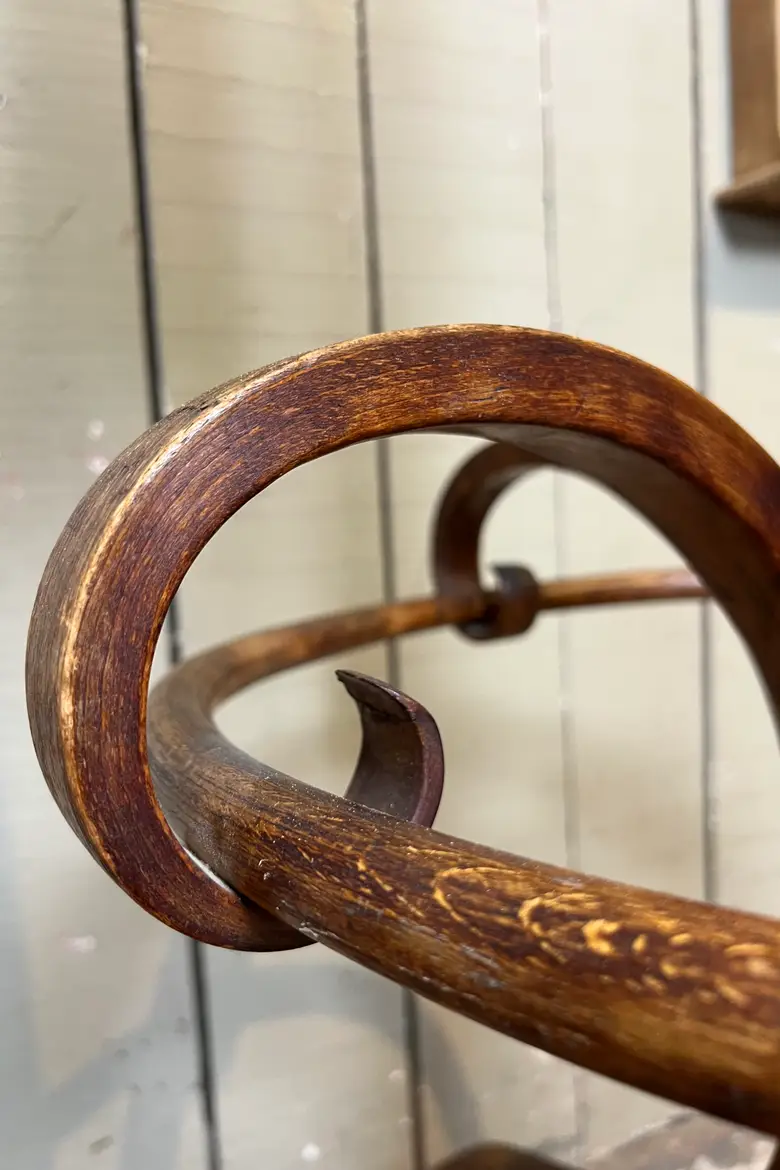 Ancien porte-manteau perroquet Thonet