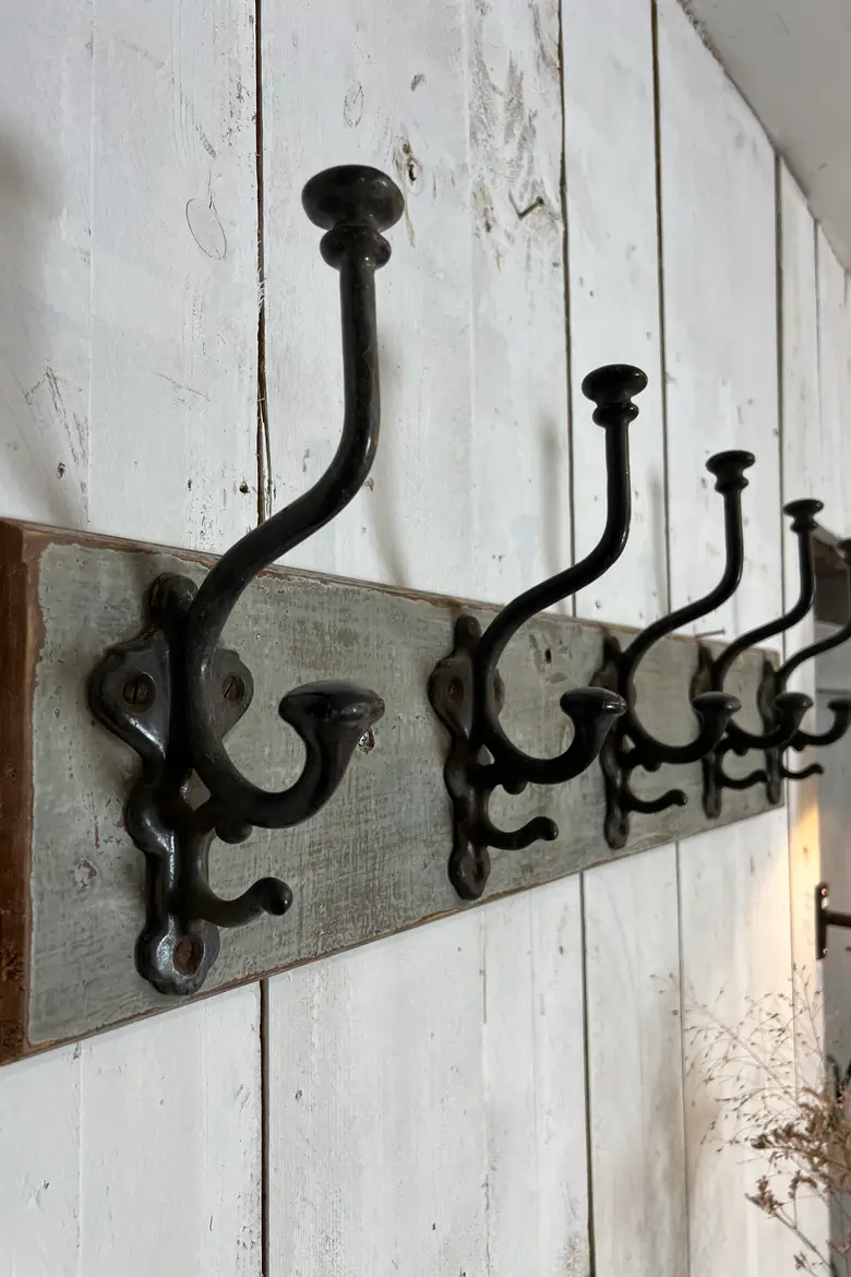 Ancien porte manteaux