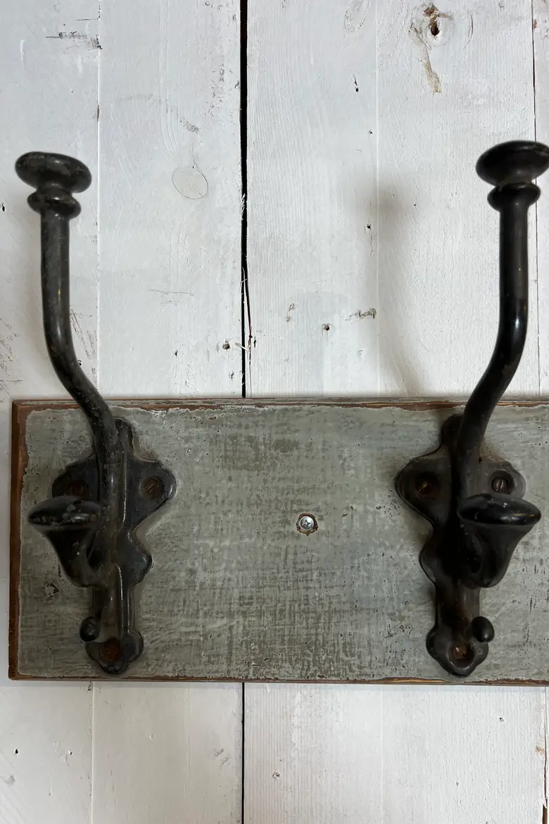 Ancien porte manteaux