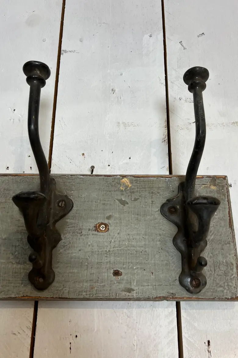 Ancien porte manteaux