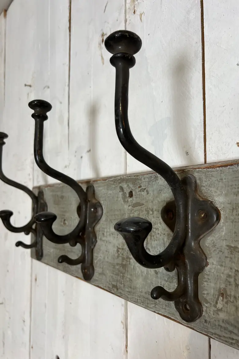 Ancien porte manteaux