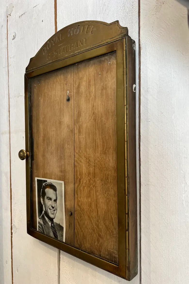 Ancien porte menu en laiton Début XXème
