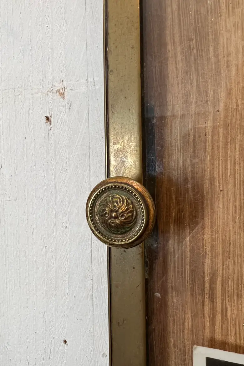 Ancien porte menu en laiton Début XXème
