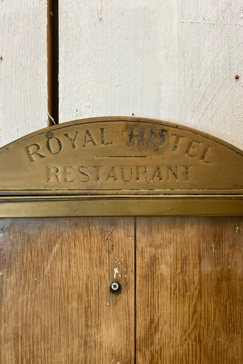Ancien porte menu en laiton Début XXème