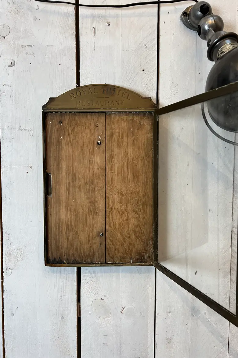 Ancien porte menu en laiton Début XXème