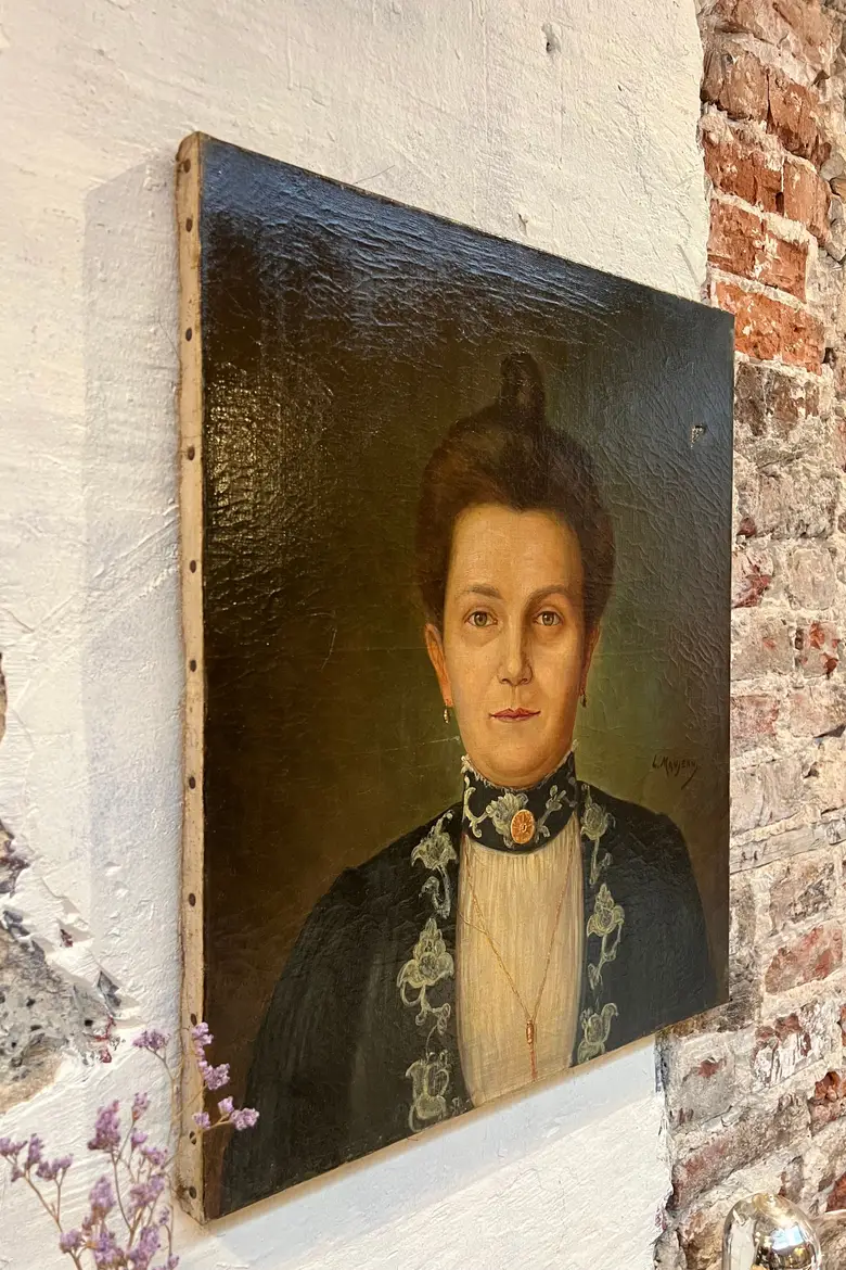 Ancien portrait d'ancêtre femme sur toile Début XXème