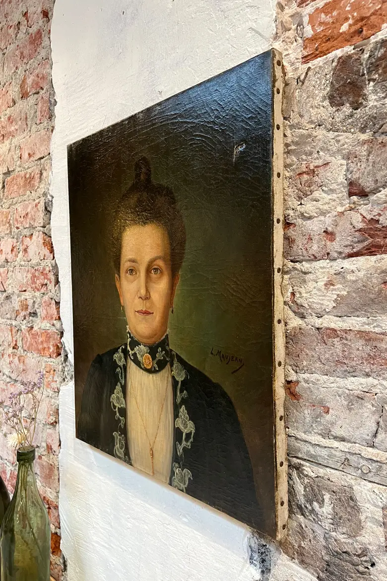 Ancien portrait d'ancêtre femme sur toile Début XXème