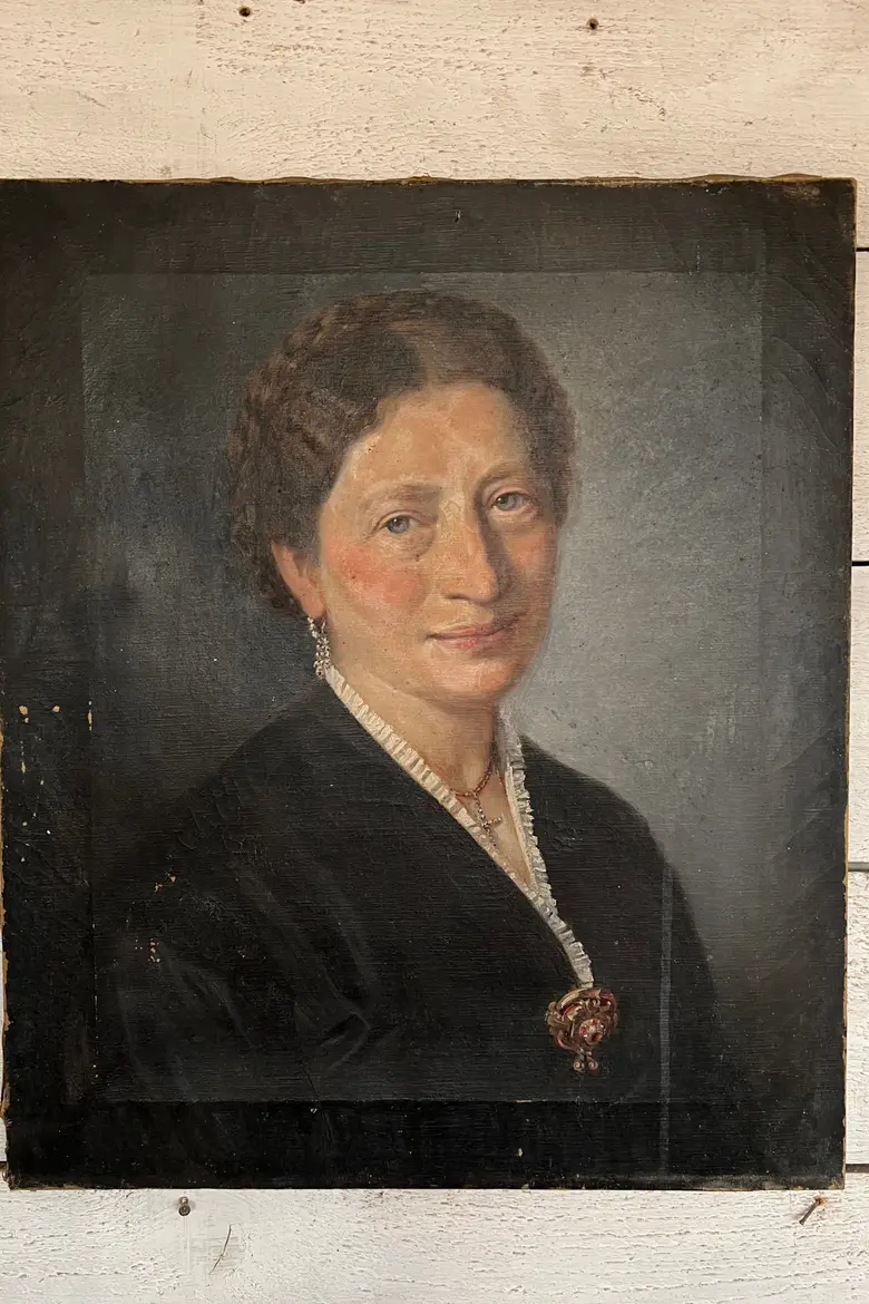 Ancien portrait de femme sur toile Début XXème