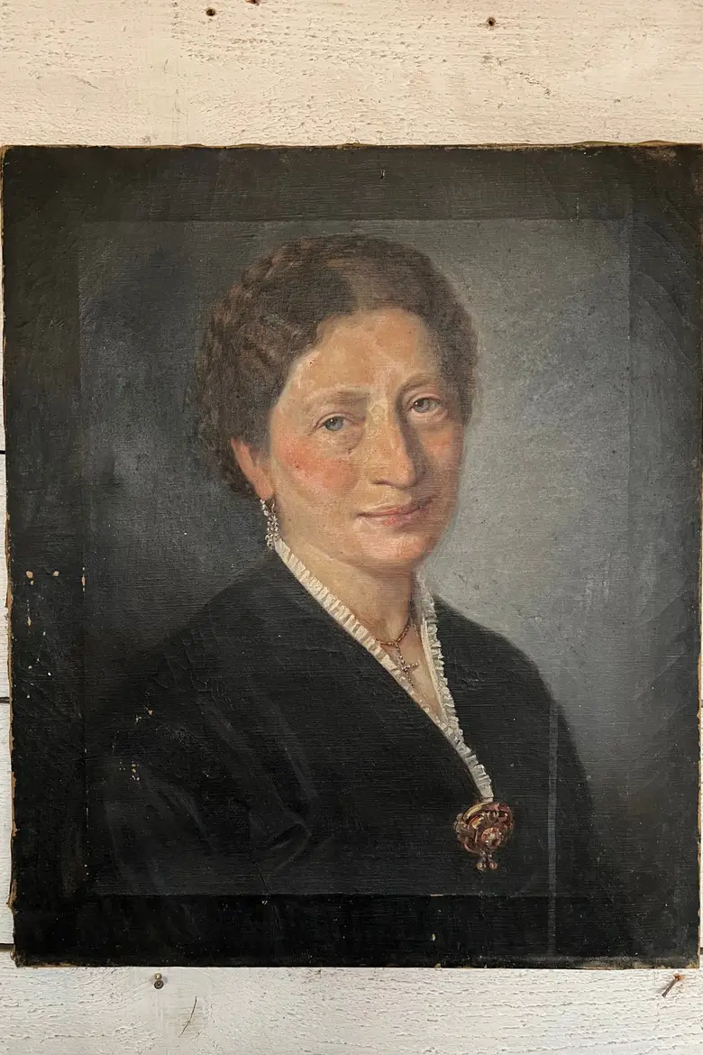 Ancien portrait de femme sur toile Début XXème