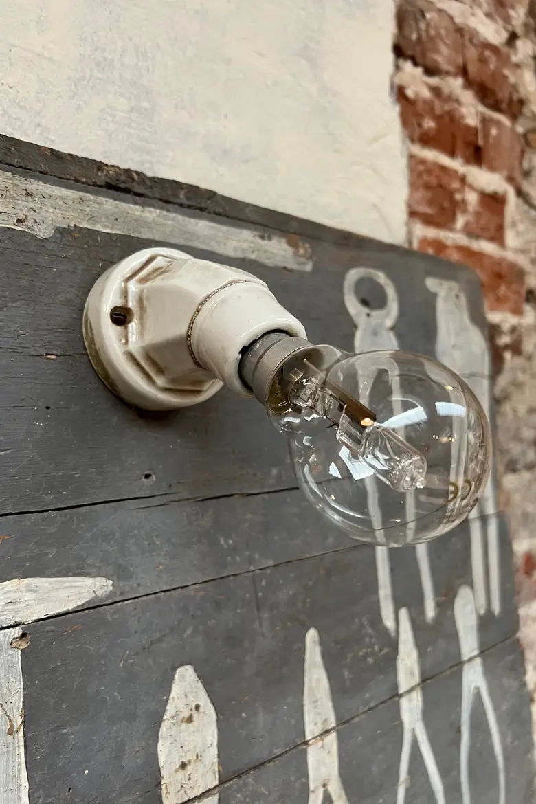 Ancien tableau à outils en bois Début XXème