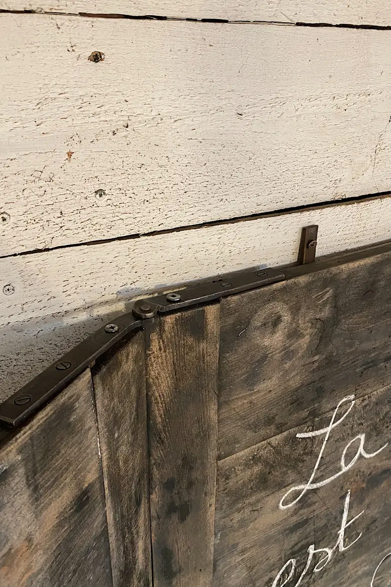 Ancien tableau d’affichage en bois Début XXème