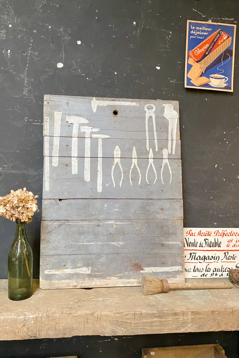 Ancien tableau d’outils en bois Début XXeme