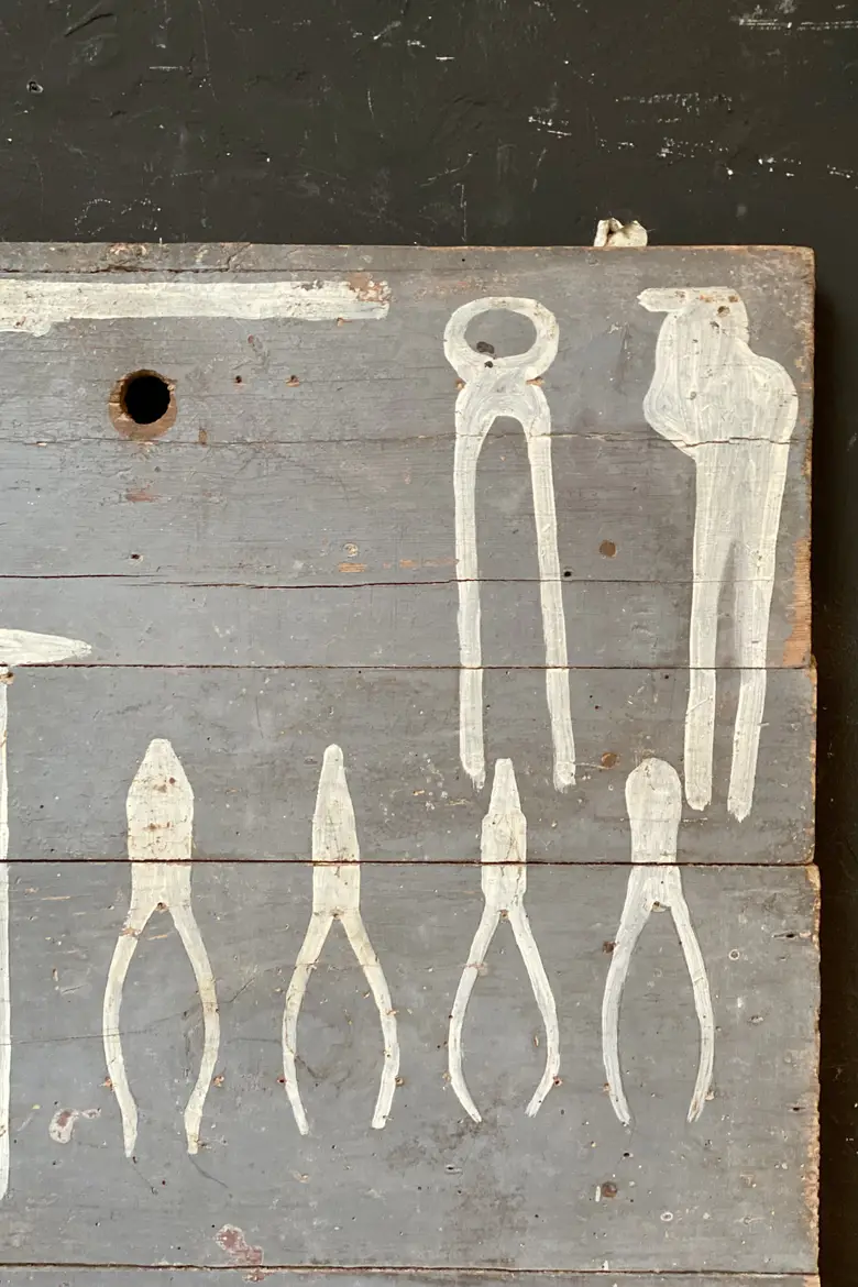 Ancien tableau d’outils en bois Début XXeme