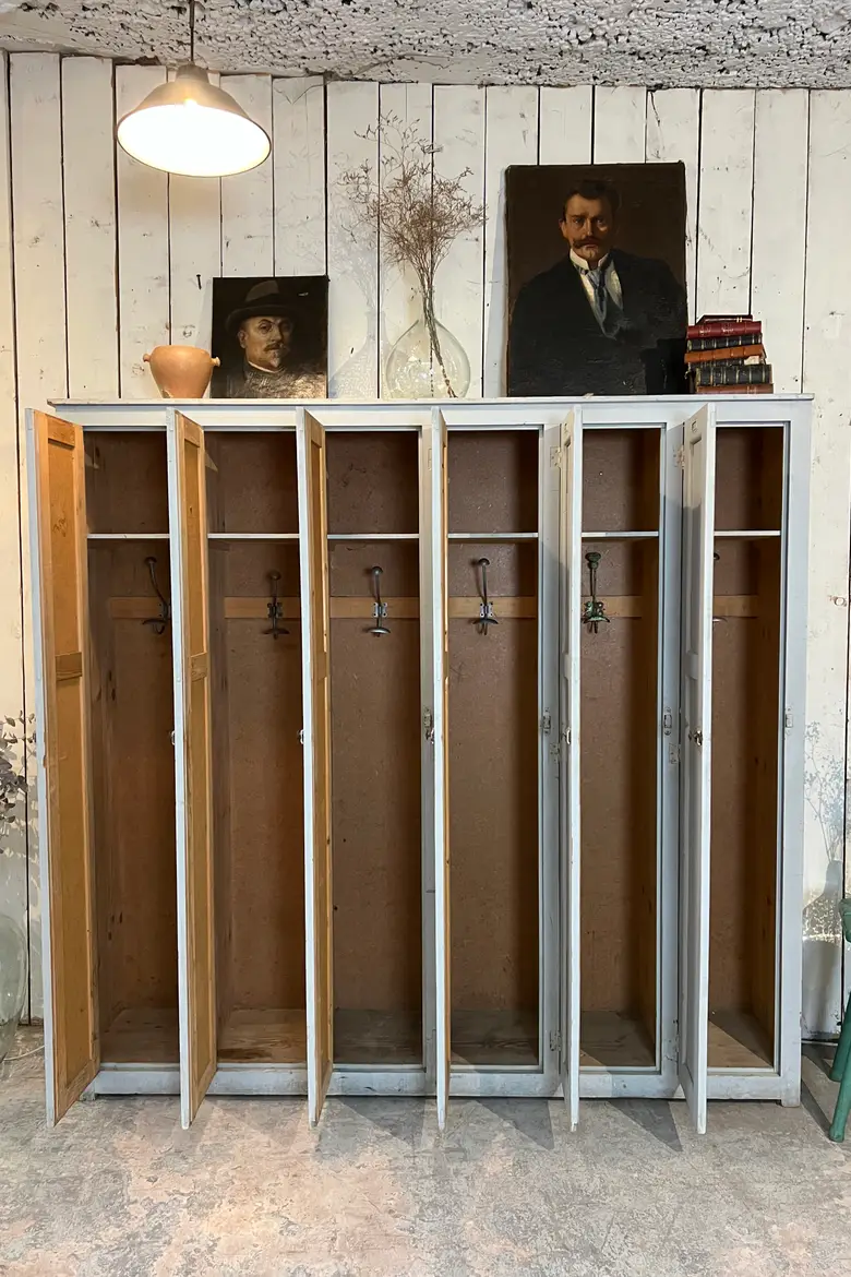 Ancien vestiaire d’atelier Début XXème