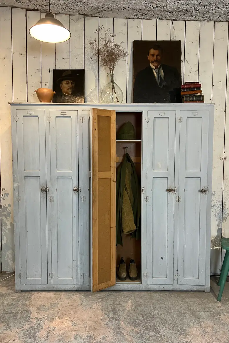 Ancien vestiaire d’atelier Début XXème
