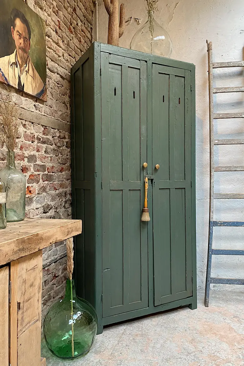 Ancien vestiaire d’atelier en bois Début XXème