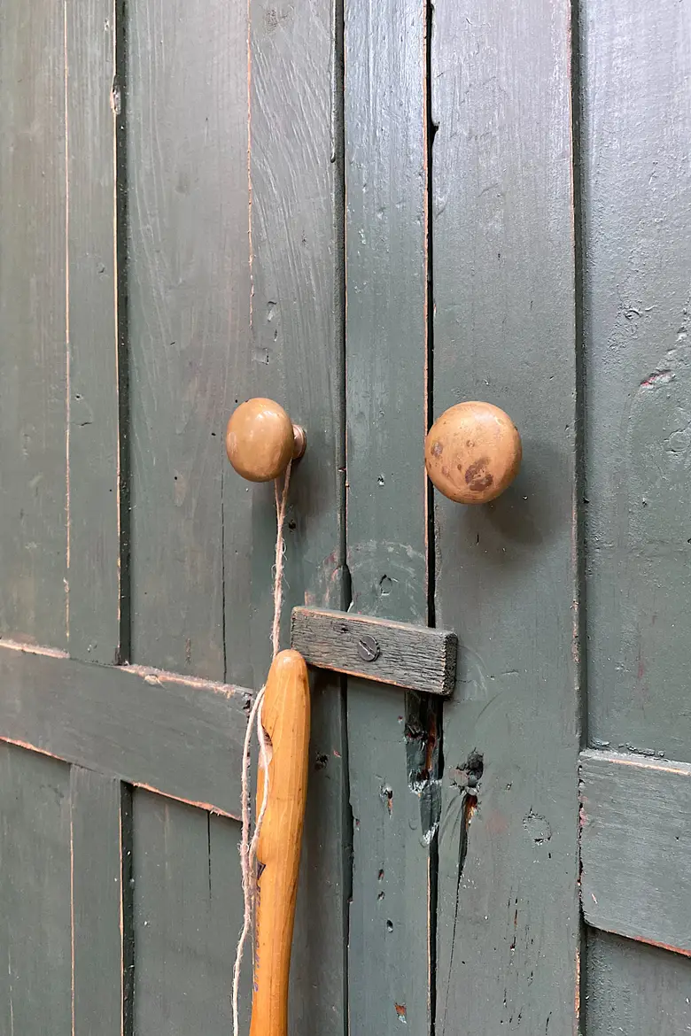 Ancien vestiaire d’atelier en bois Début XXème