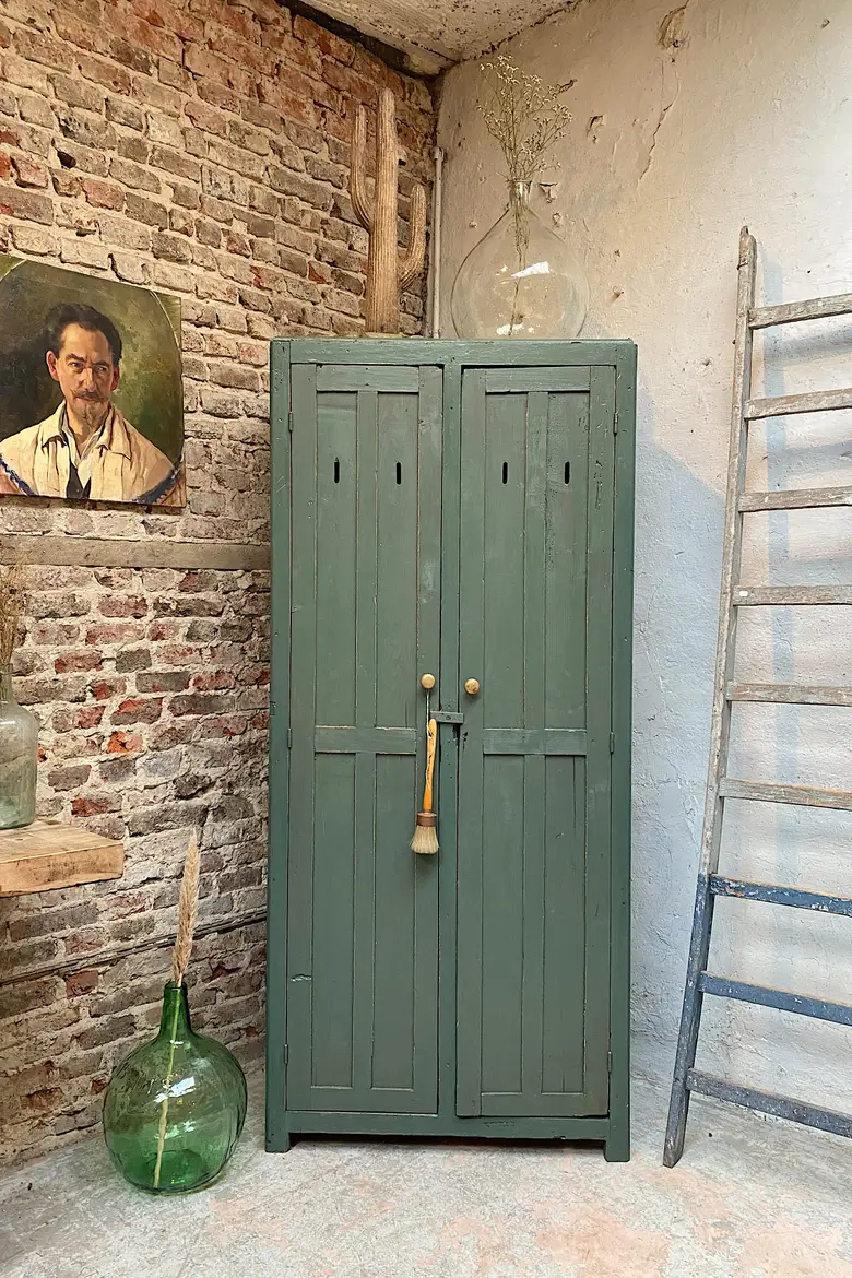 Ancien vestiaire d’atelier en bois Début XXème