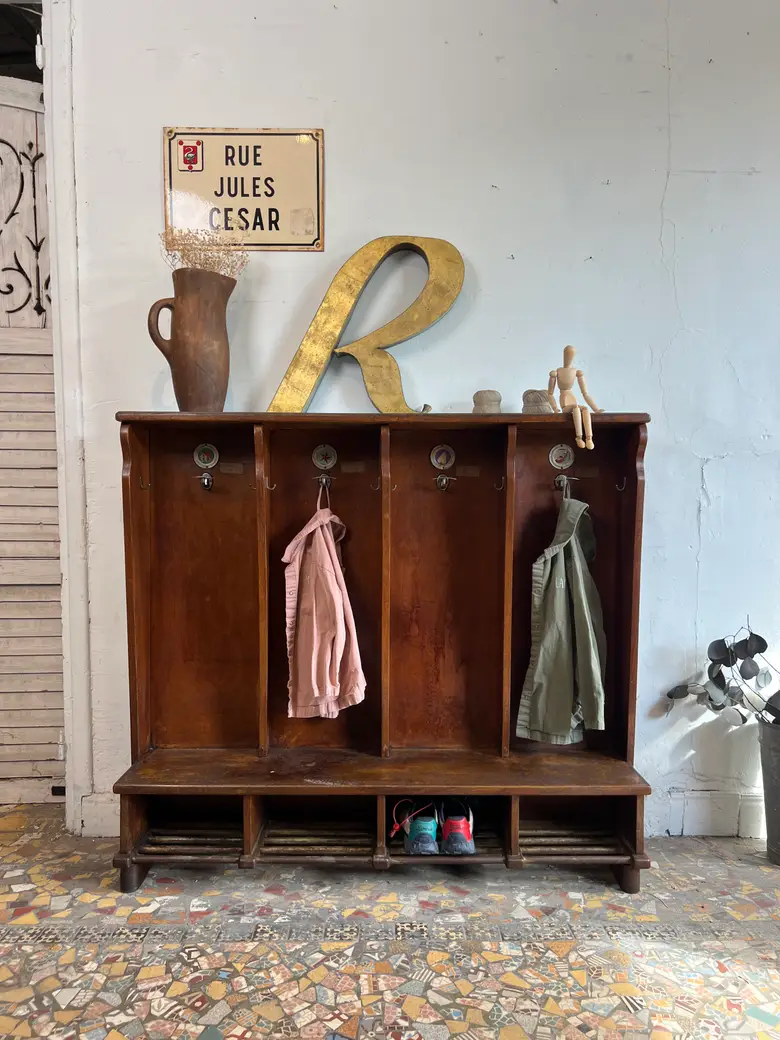 Ancien vestiaire d’école – Italie, années 1950