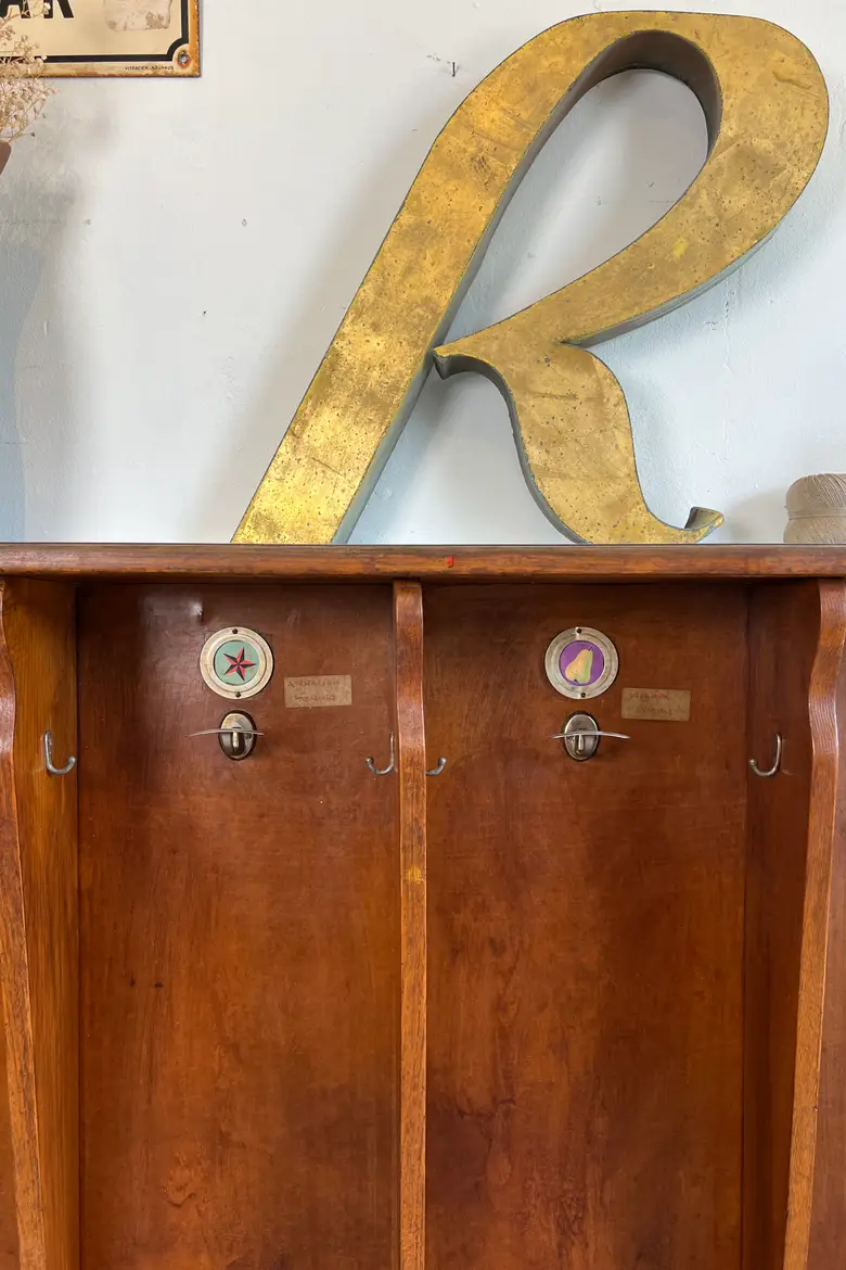Ancien vestiaire d’école – Italie, années 1950