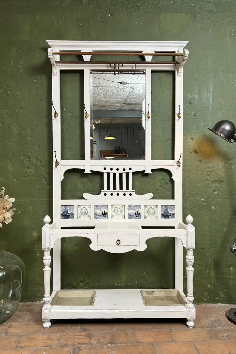Ancien vestiaire d’entrée – Décor bord de mer