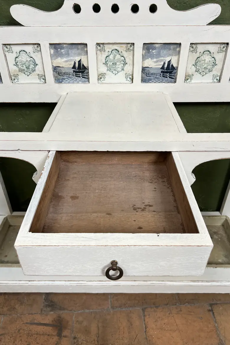 Ancien vestiaire d’entrée – Décor bord de mer