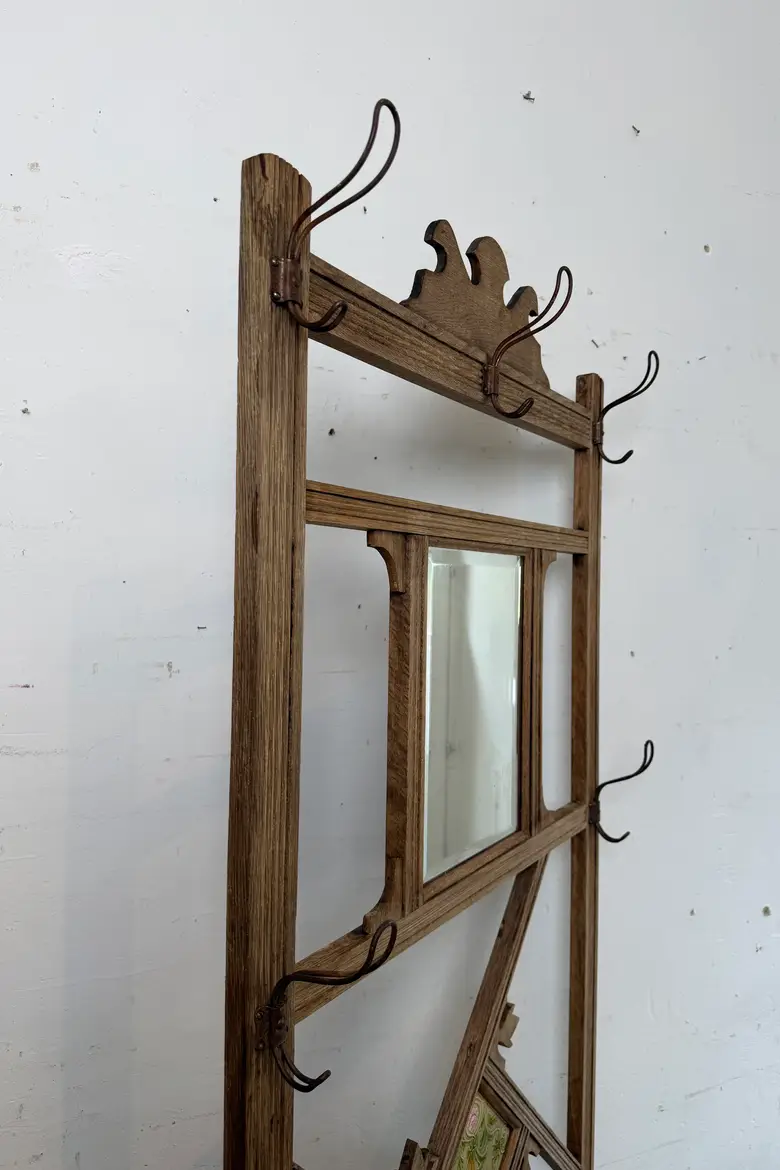 Ancien vestiaire d’entrée en chêne – début XXe