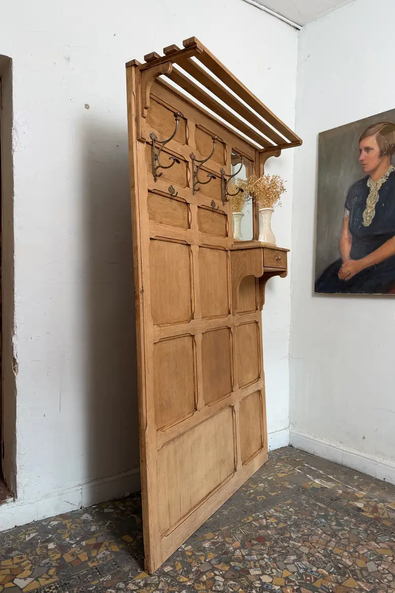Ancien vestiaire d’entrée en chêne – Début XXe siècle