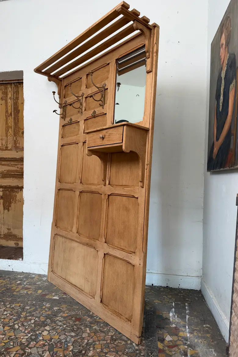 Ancien vestiaire d’entrée en chêne – Début XXe siècle