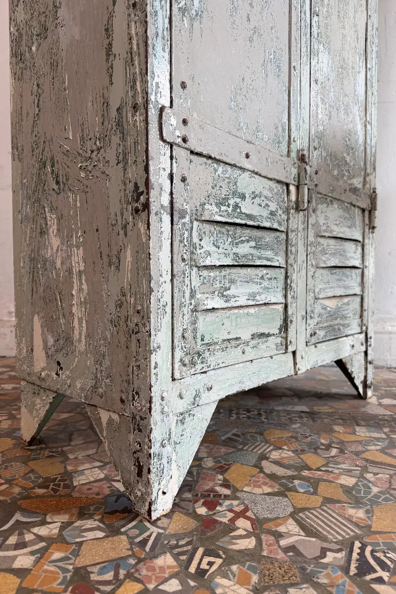 Ancien vestiaire industriel en métal – années 50