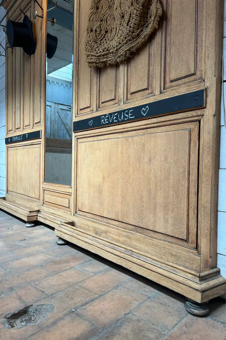 Ancien vestiaire panneauté en chêne – Début XXe siècle