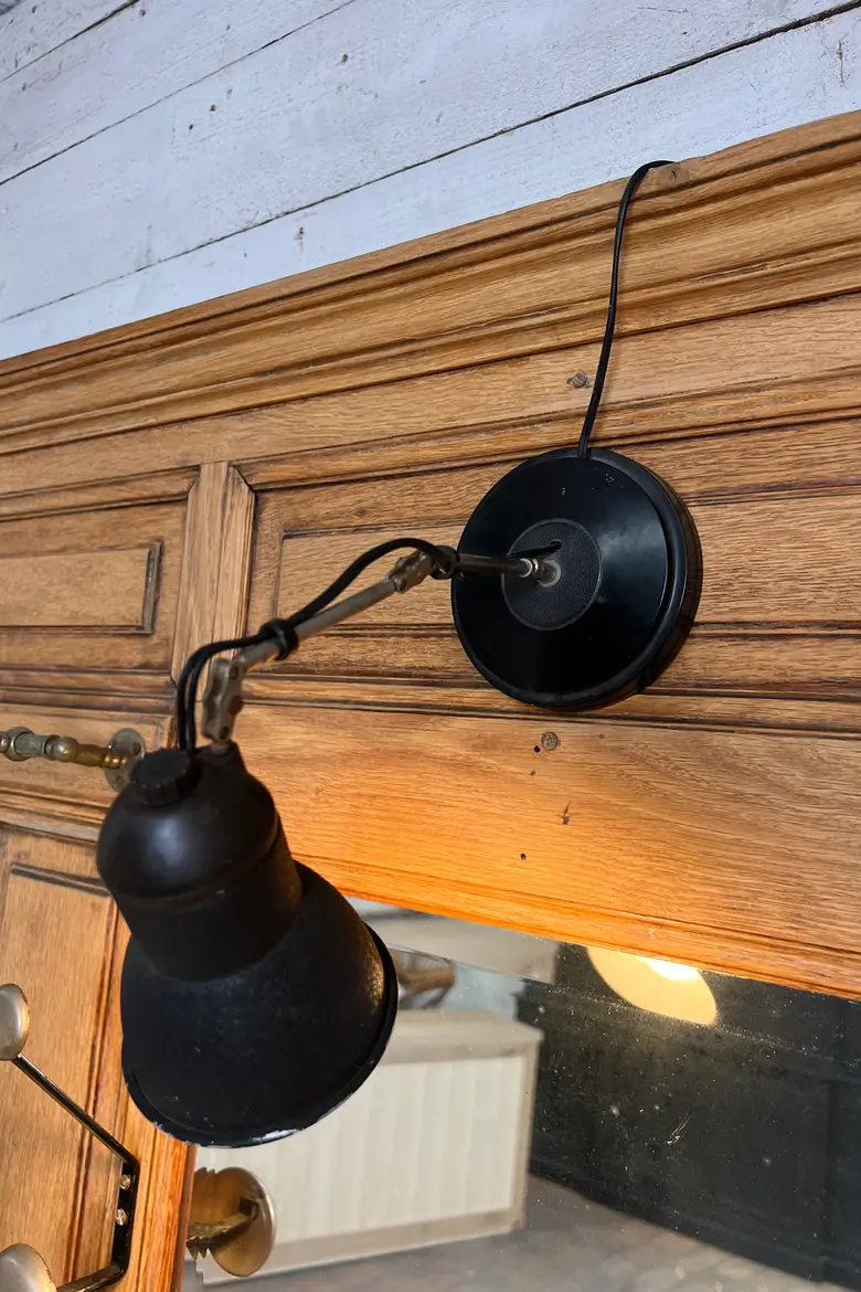 Ancien vestiaire panneauté en chêne – Début XXe siècle