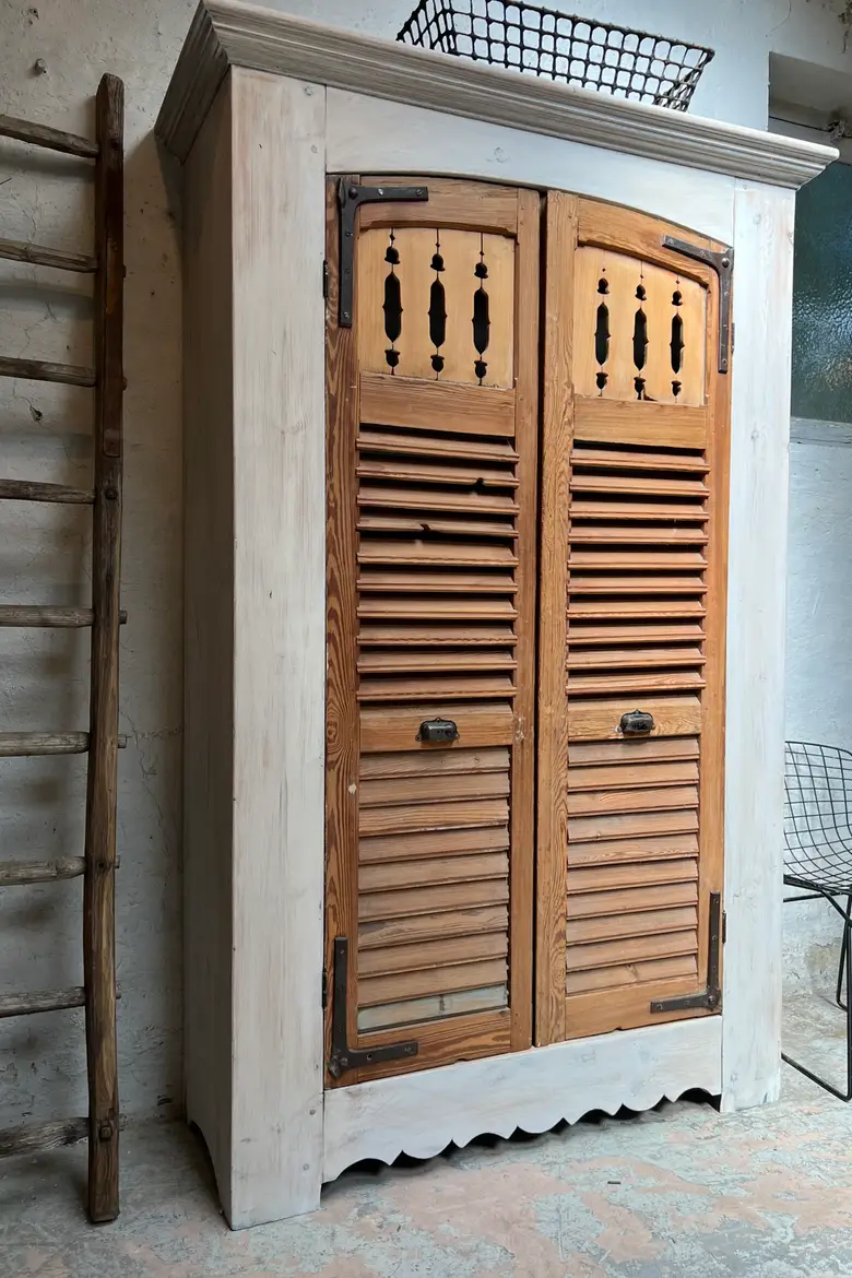 Ancienne armoire à volets Années 30