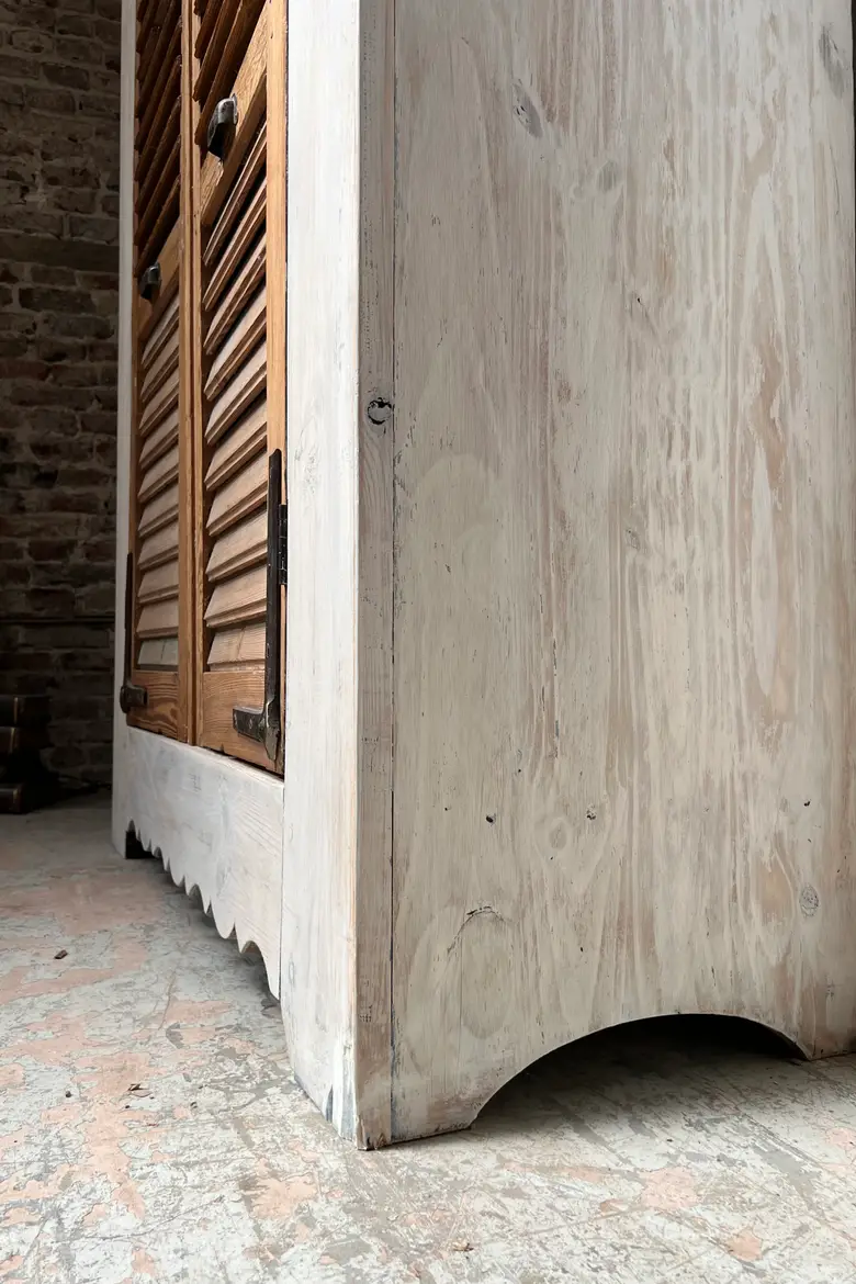 Ancienne armoire à volets Années 30