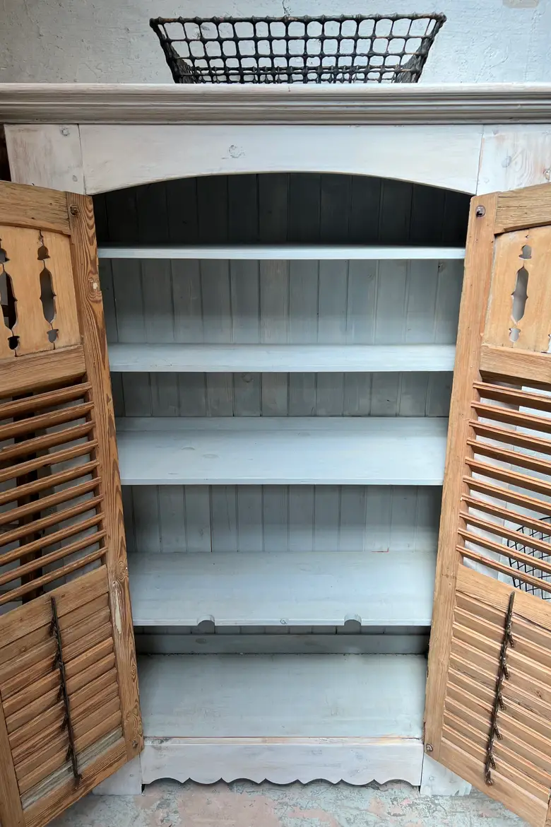 Ancienne armoire à volets Années 30