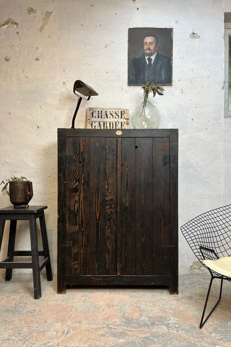 Ancienne armoire Art populaire en sapin – années 1920