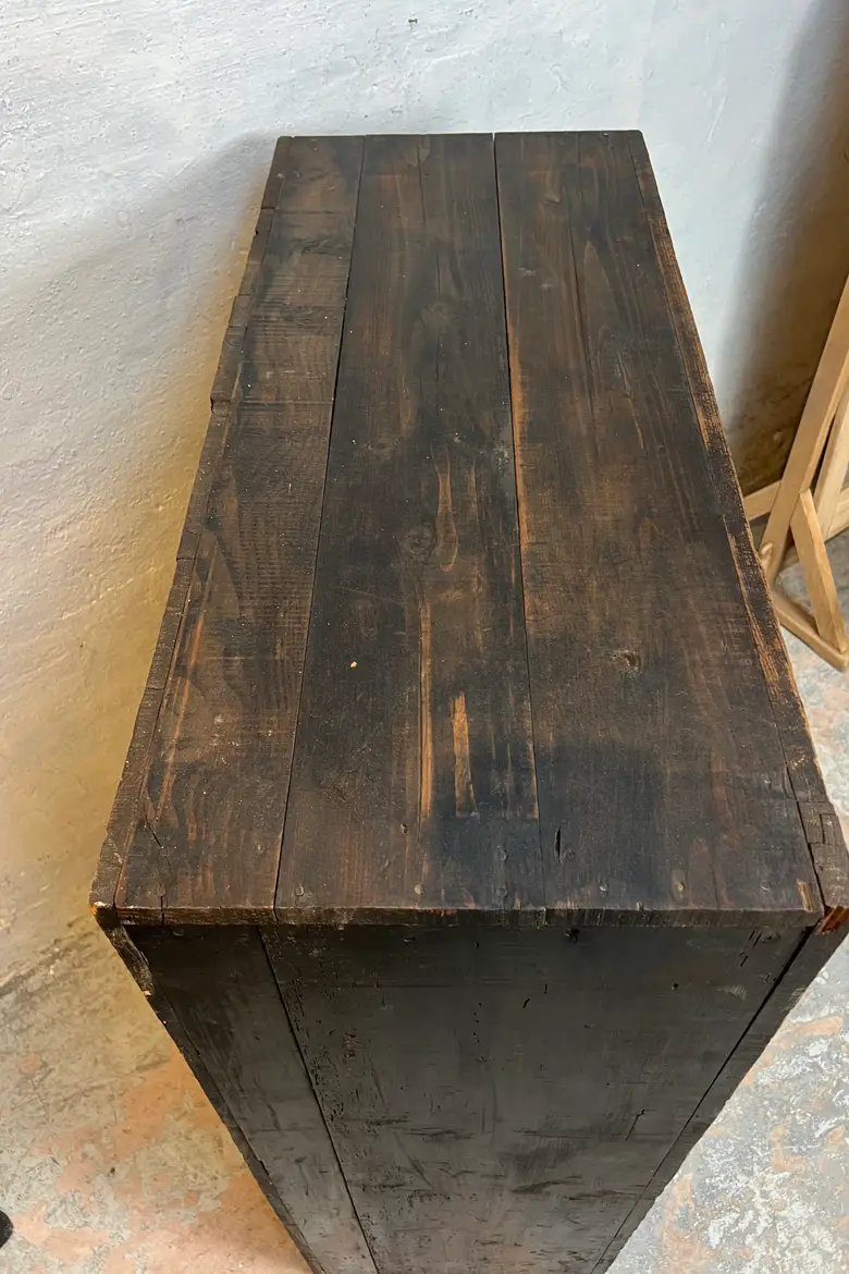 Ancienne armoire Art populaire en sapin – années 1920