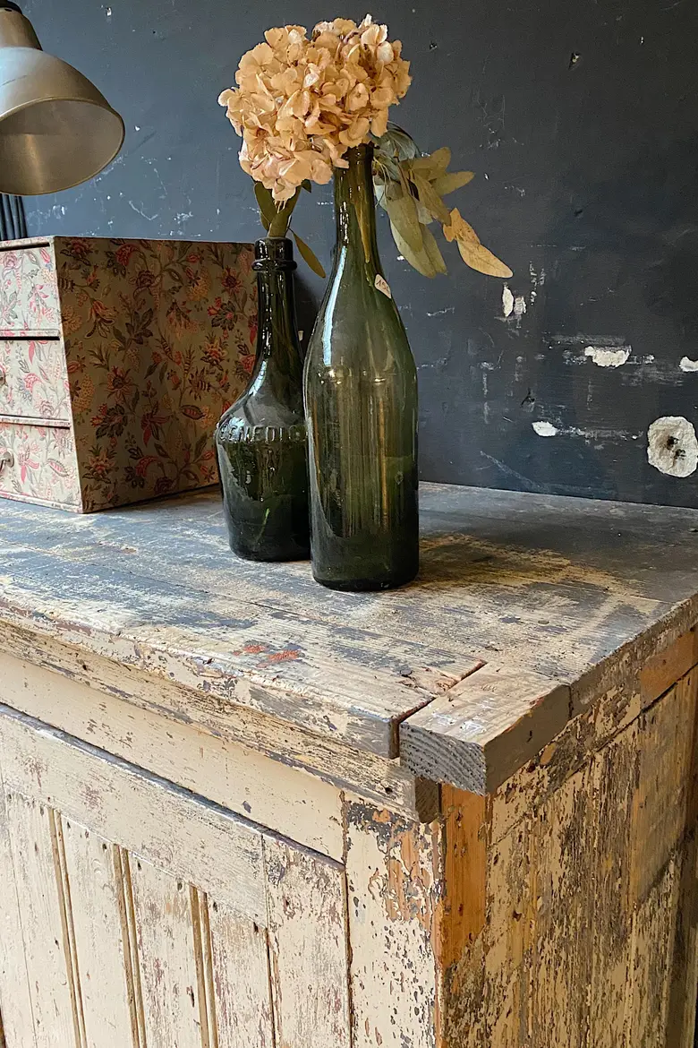 Ancienne armoire d’atelier en bois Début XXème