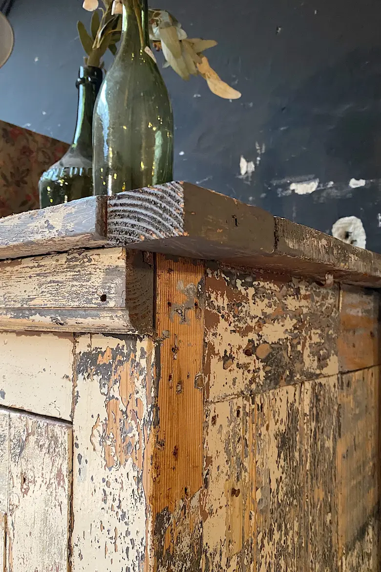 Ancienne armoire d’atelier en bois Début XXème