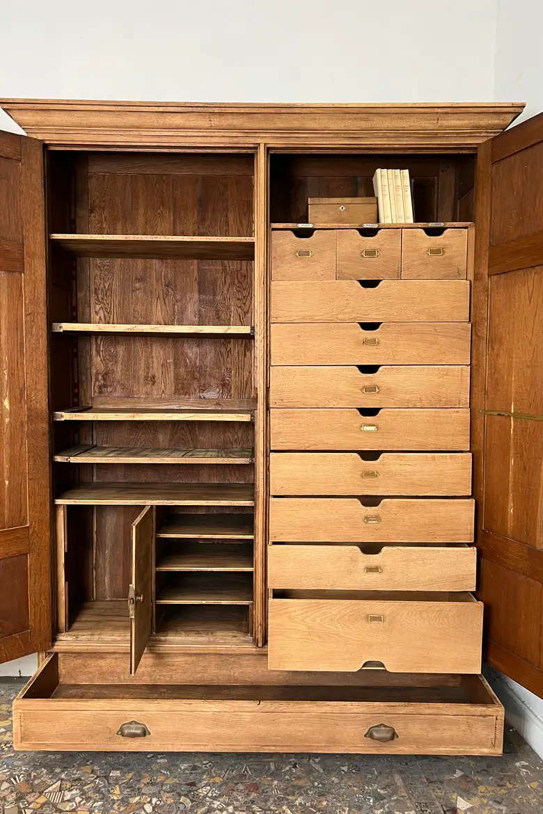 Ancienne armoire en chêne Début XXème