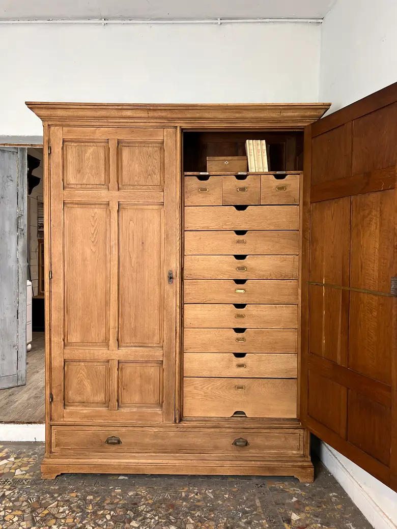 Ancienne armoire en chêne Début XXème
