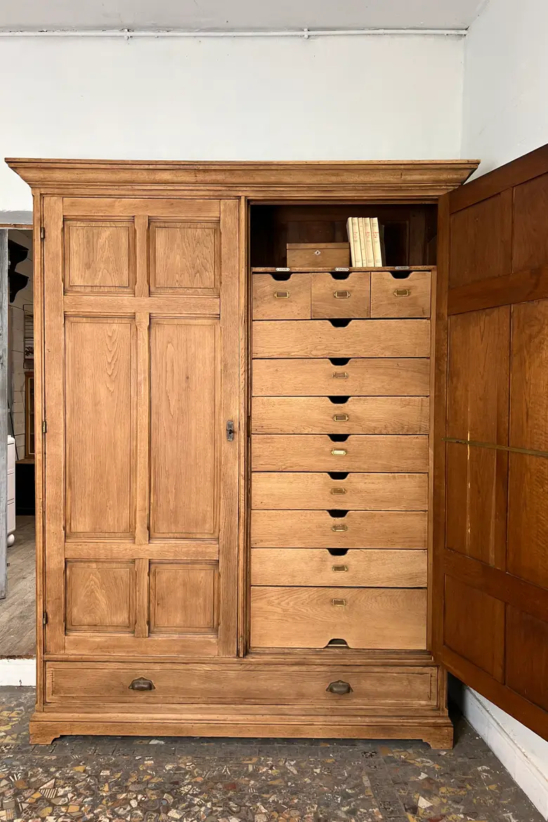 Ancienne armoire en chêne Début XXème