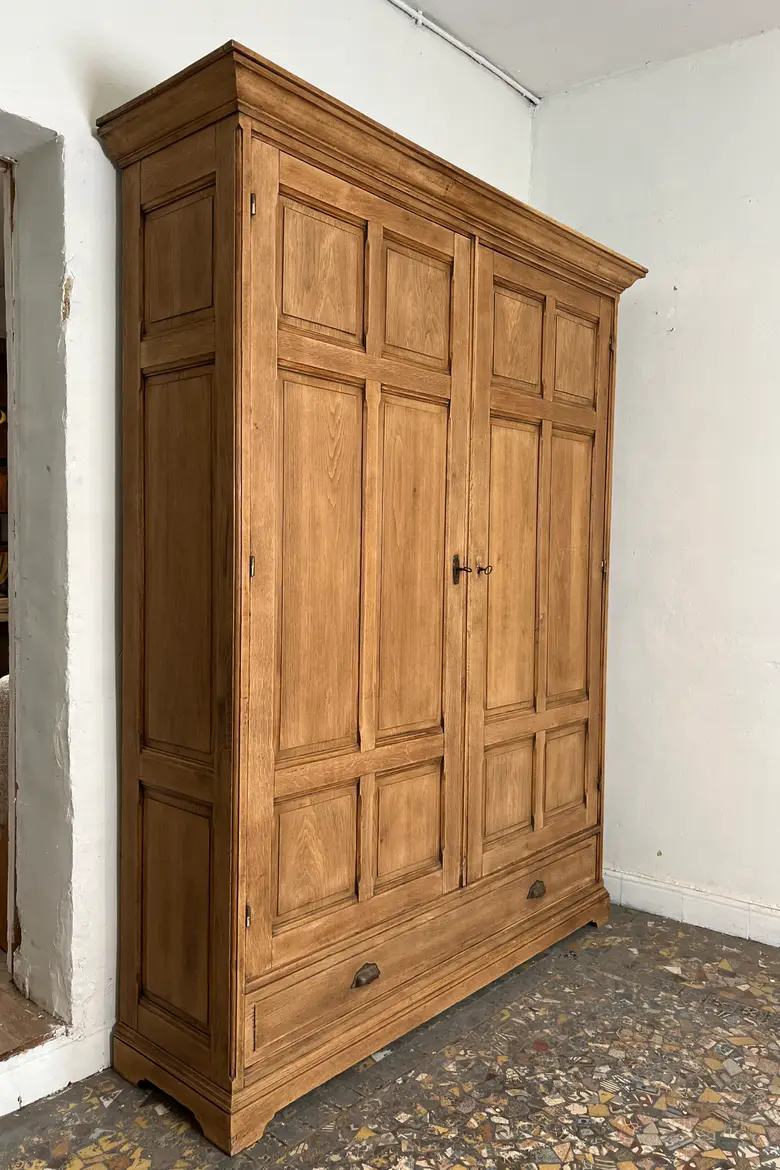 Ancienne armoire en chêne Début XXème