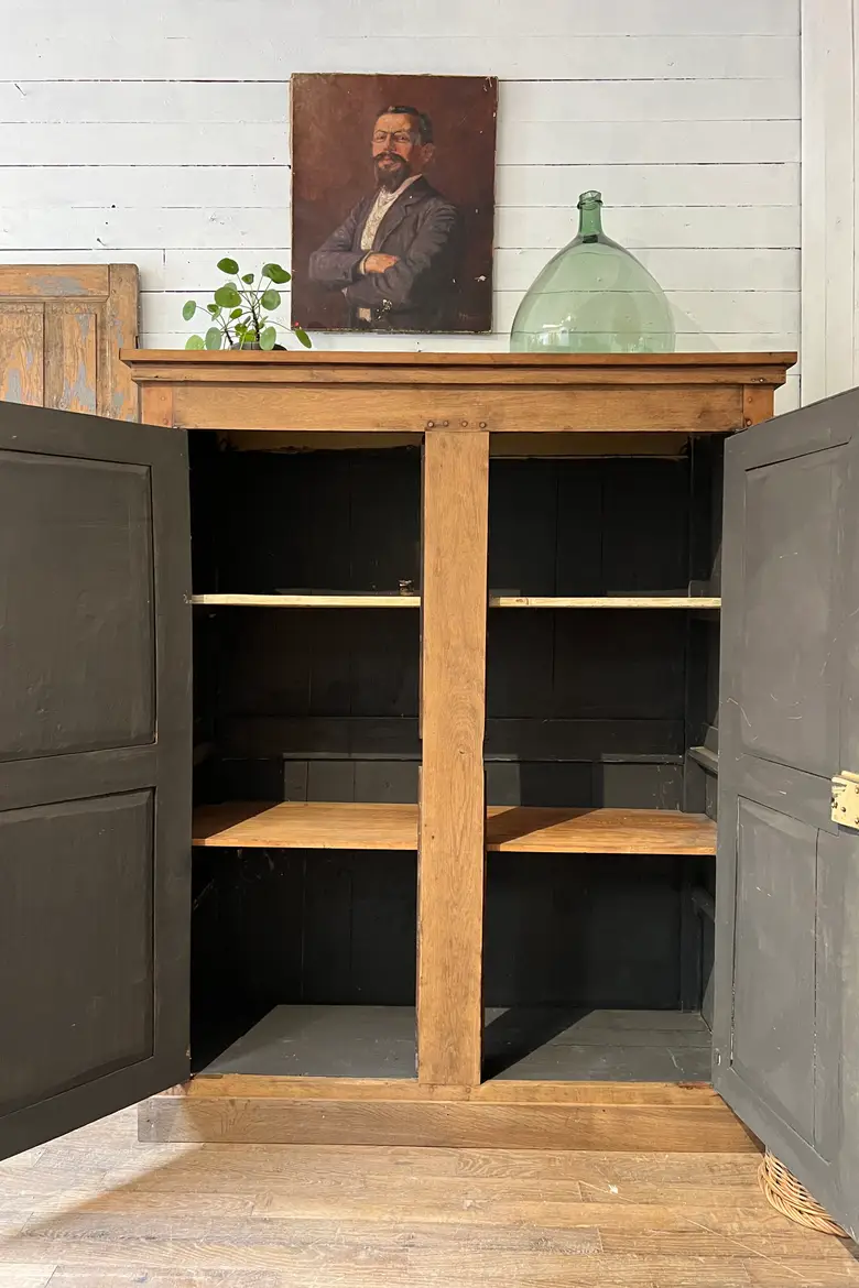 Ancienne armoire en noyer Début XXème