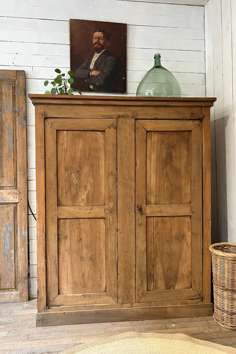 Ancienne armoire en noyer Début XXème