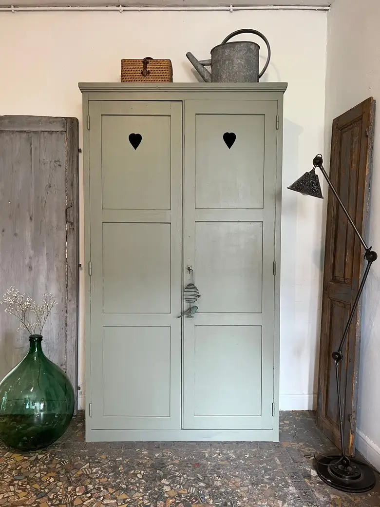 Ancienne armoire peinte 1950