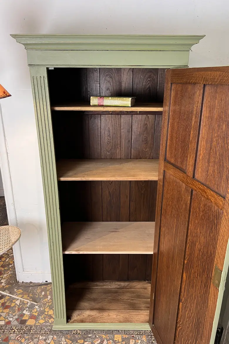 Ancienne armoire peinte