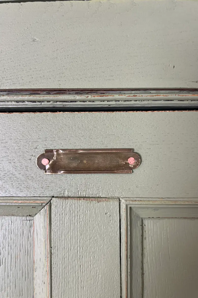 Ancienne armoire peinte