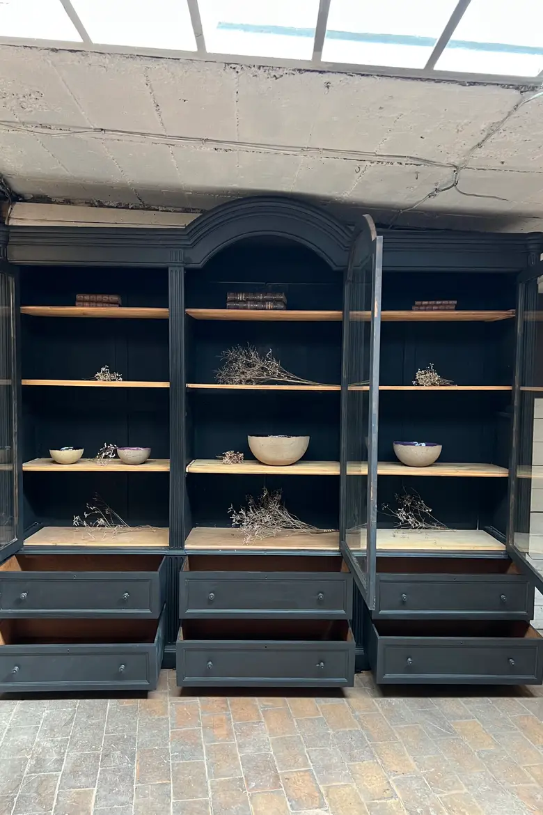 Ancienne bibliothèque de style Louis XVI, début 20ème